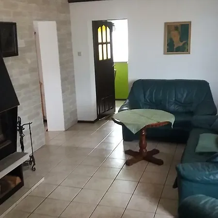 カントリーハウス U Tomka